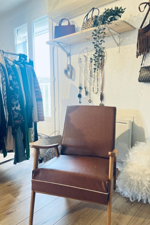 Assitante Shopping Boutique Les Louises Le Cres